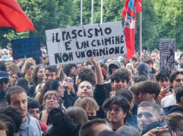 მილანის ცენტრში, საპროტესტო აქციაზე პოლიციასა და დემონსტრანტებს შორის შეტაკება მოხდა