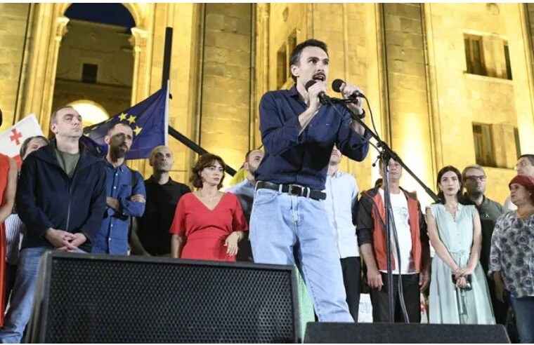 "გადადგეს ირაკლი ღარიბაშვილი" – პარლამენტთან მიმდინარე აქციაზე მთავარი მოთხოვნა დასახელდა