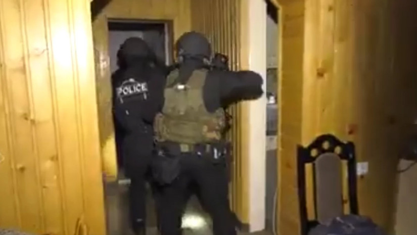 (ვიდეო) პოლიციამ “ქურდულ სამყაროსთან” კავშირში მყოფი 8 პირი დააკავა