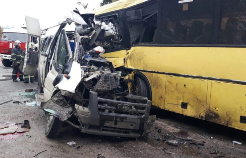 რუსეთში, ულიანოვსკის ოლქში ავტოსაგზაო შემთხვევის შედეგად 16 ადამიანი დაიღუპა