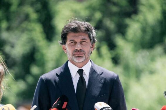 "ქედს ვიხრი ქვეყნის ერთიანობისთვის ბრძოლაში დაღუპულ გმირთა ხსოვნის წინაშე" – კახა კალაძე