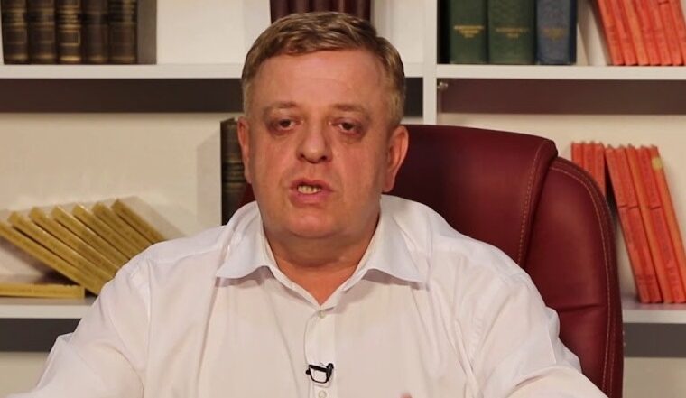 "სანქციებს უწესებ რუსებს, ამით შენსავე ქვეყნის ეკონომიკას ურტყამ, რუსები კი ლმობიერად შენთან სავაჭრო ურთიერთობებს კვლავ წყნარად აგრძელებენ – ამას ეუბნები ხალხს?-ლევან ნიკოლეიშვილი მამუკა ხაზარაძეს