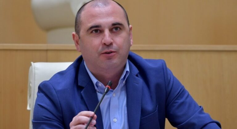 "მოგიწოდებთ, ვისაც პრეტენზია გაქვთ, რომ „ნაციონალური მოძრაობა“ იყოს ძლიერი, წამოაყენეთ პარტიის თავმჯდომარეობაზე"-ლევან ხაბეიშვილი
