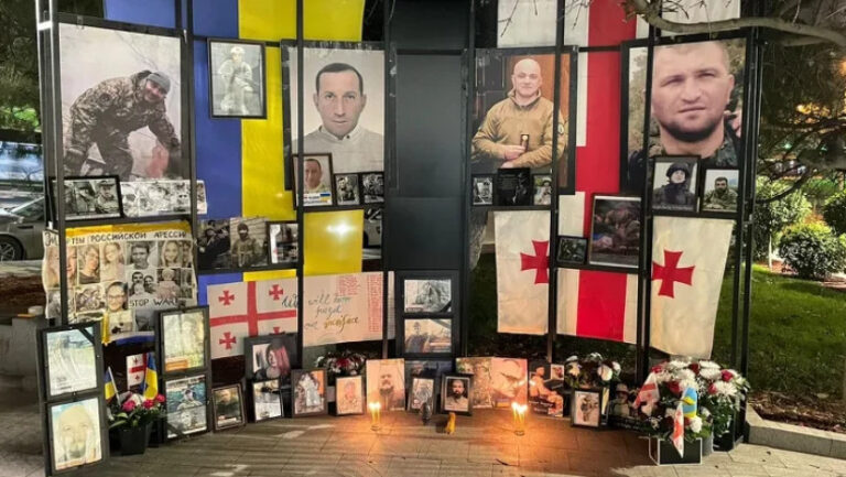 "უკრაინაში გარდაცვლილ ქართველ მეომართა ფოტოსურათები დროებით გადატანილია გმირთა მოედანზე" – თბილისის მერია