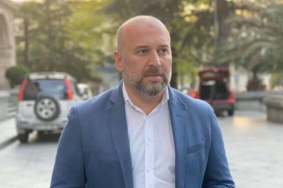 "ძლიერი ქარის გამო გთხოვთ დღეს, მაქსიმალურად ყველამ შევიკავოთ თავი პიროტექნიკის გამოყენებისგან"-ზვიად შალამბერიძე
