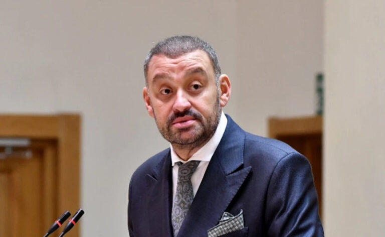 "როცა დასჭირდათ, ფსევდო პროამერიკელმა ძალებმა დაიწყეს საუბარი იმაზე, თუ რა დრაკონულია “ფარა”, რომ ამ კანონების მიღების შემთხვევაში ევროპაში ვინ მიგვიღებდა"-ბექა ოდიშარია