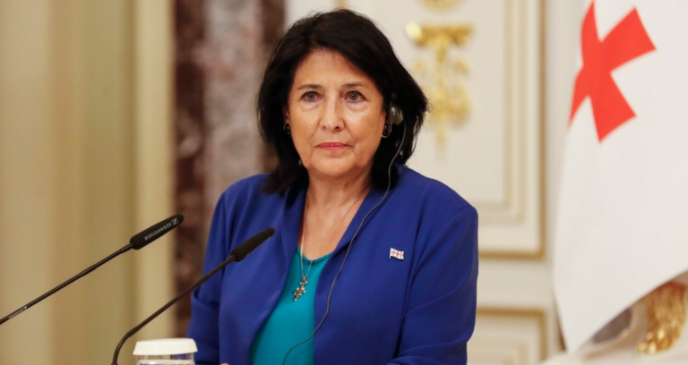 "ძვირფასო პრეზიდენტო ზელენსკი, უკრაინამ უკვე მიაღწია დიდ გამარჯვებას და სრულად გამარჯვებული გამოვა ამ ბარბაროსული ომიდან"-სალომე ზურაბიშვილი