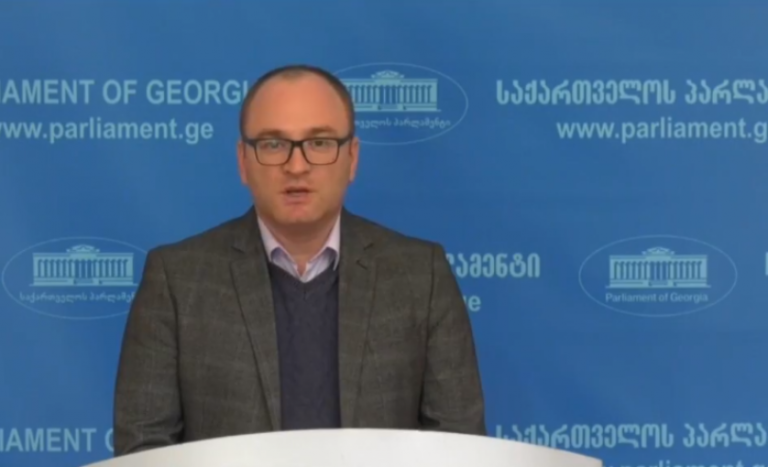 "სრული პასუხისმგებლობით შემიძლია გითხრათ, რომ ჩვენი სტრატეგიული პარტნიორებისგან მსგავსი ბაზების გახსნის შემოთავაზება არ მიგვიღია" – ირაკლი ბერაია