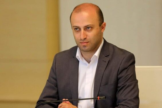 "გილოცავთ! „ქართულმა ოცნებამ“ რუსთავის საკრებულო რუსთაველებს წაართვა და „ნაციონალურ მოძრაობას“ ჩააბარა" – ბერდია სიჭინავა