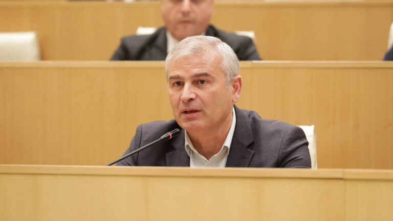 ხაზარაძე მიხვდა, რომ საერთო სიაში მისი ადგილი ძალიან მოკრძალებული იქნებოდა-ირაკლი ქადაგიშვილი