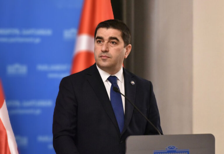 მივმართავ განსაკუთრებით ქალ კოლეგებს ოპოზიციიდან, რა წესია, კოლეგებს სახეში უჩრით თქვენი ტელეფონის კამერას – ფარული ჩანაწერები, რაც 2012 წლამდე გაქვთ გაკეთებული, გეყოფათ – შალვა პაპუაშვილი
