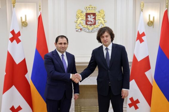 საქართველოს პრემიერ-მინისტრი სომხეთის თავდაცვის მინისტრს შეხვდა