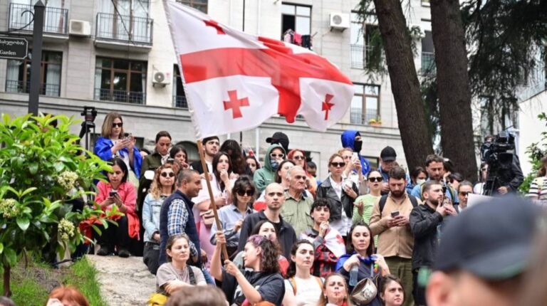"საქართველო მეგობრობაზე ალაპარაკდა? თბილისი მოსკოვისაკენ დრეიფობს"-უცხოური პრესა