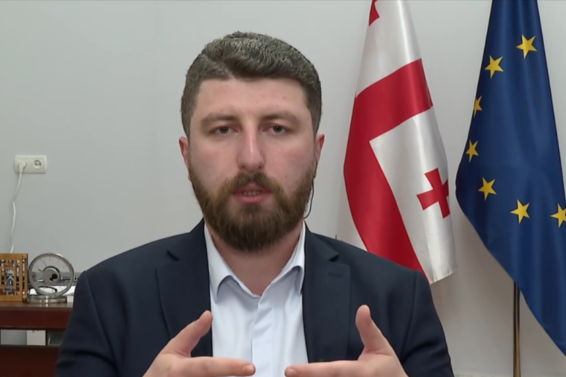 როდესაც ქართველ ხალხს ფაქტების დამახინჯებით აწვდი ინფორმაციას და ამ ყველაფერს არჩევნებამდე ორი კვირით ადრე აკეთებ, სხვა რა უნდა ვიფიქროთ, თუ არა უხეში ჩარევა ჩვენი ქვეყნის შიდა საქმეებში -არჩილ გორდულაძე