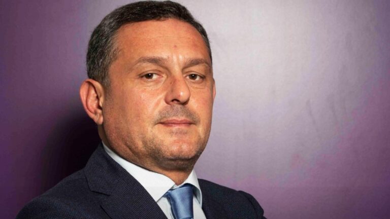 "ისეთი ზეწოლა იყო ქოჩორას საქართველოდან გაყვანაზე, 500 000€ ითხოვდა ერთ-ერთი ყოფილი გაზულუქებული მინისტრი – რას წერს როინ ქოჩორაშვილი?