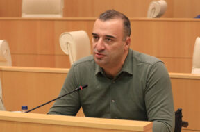 რატი იონათამიშვილი1