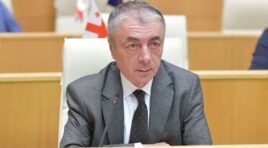 ელისაშვილმა მოსამართლე ხუჭუას გადაწყვეტილება წინასწარ იცოდა, განაჩენის გამოცხადებამდე ერთი საათით ადრე, ინტერვიუში თქვა შინაარსი, სასამართლოს საიდუმლოება დარღვეულია -თენგიზ შარმანაშვილი