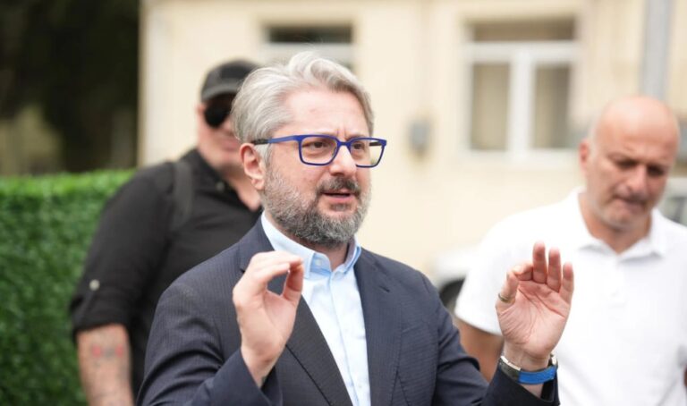 მოვუწოდებ დამფუძნებლებს, ვთხოვ საზოგადოებას, მედიას, ბიზნესმენებს, აპოვნინეთ „მთავარ არხს“ გამოსავალი ოქუაშვილის მეშვეობით ივანიშვილის რეიდერული დარბევის წინააღმდეგ -ნიკა გვარამია