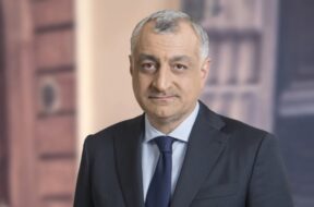 მამუკა ხაზარაძე