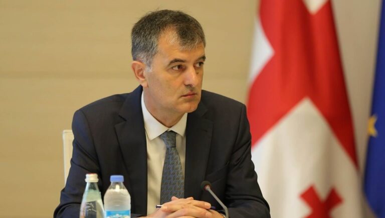 თქვენ რომ დაგიჭირეს და გაწამეს, ძალიან მალე, 2010 წლის 20 დეკემბერს, მიხეილ სააკაშვილმა, ვახტანგ გორგასლის პირველი ხარისხის ორდენით დააჯილდოვა კოხტა კოდუა, მეგის ქარდავა კი მეორე ხარისხის ორდენით – სუბარი ხოჭავას