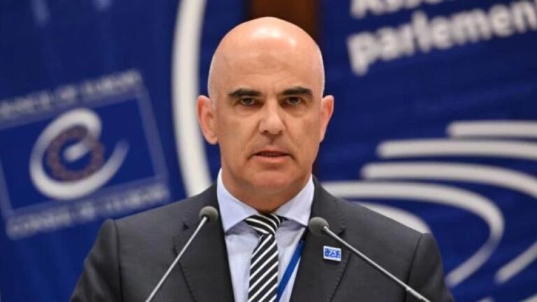 ის, რაც მიუღებლად ითვლება საქართველოში ან უნგრეთში, იგივე საზომით უნდა შეფასდეს გერმანიაში ან რუმინეთში, რადგან ორმაგი სტანდარტები ევროპის სანდოობას აზიანებს -ალან ბერსე