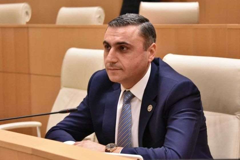 გვახსოვს ჰერჩინსკის არაერთი განცხადება, როდესაც არა თუ ერეოდა ქვეყნის შიდა საქმეებში, არამედ საზოგადოებას რადიკალური ოპოზიციის მხარდაჭერას სთავაზობდა-დავით მათიკაშვილი