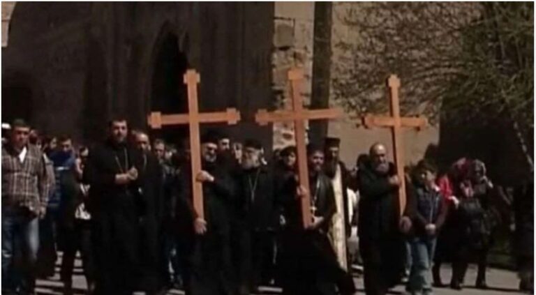 სვეტიცხოველში ჯვართაღმართების დღესასწაულს აღნიშნავენ