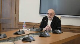 ელჩებისგან იგრძნობოდა, რომ ყველაფერს უთეთრებდნენ სააკაშვილს, თეთრი სახლიდან გამარჯვება მაშინ მიულოცეს, როცა ცესკო-ს ჯერ არ ჰქონდა გამოცხადებული შედეგები, ამას მოჰყვა პუტინის მილოცვაც -ლევან გაჩეჩილაძე