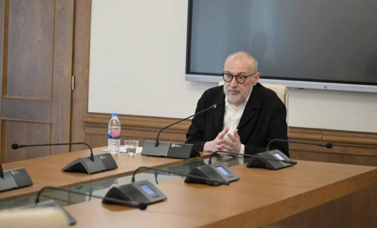 ელჩებისგან იგრძნობოდა, რომ ყველაფერს უთეთრებდნენ სააკაშვილს, თეთრი სახლიდან გამარჯვება მაშინ მიულოცეს, როცა ცესკო-ს ჯერ არ ჰქონდა გამოცხადებული შედეგები, ამას მოჰყვა პუტინის მილოცვაც -ლევან გაჩეჩილაძე