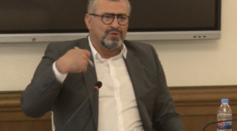 ფურცელაძის ქუჩაზე, სადაც ძირითადად ახალგაზრდები ვიყავით, მოვიდა დაახლოებით 50-მდე კუდი-ს წარმომადგენელი. 6 ახალგაზრდა დაჭრეს იმ დღეს. ზოგს ლურსმნიანი ჯოხი ჩაარტყეს თავში, ზოგს ე.წ. რაგატკები -ბესიკ დანელია