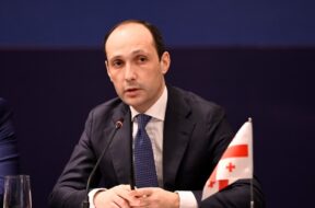 ლევან დავითაშვილი1