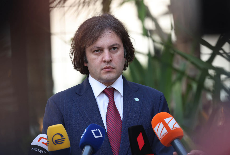 გიორგი ბაჩიაშვილს ჰქონდა ვერსია, რომ იგეგმებოდა მისი მკვლელობა და საქართველოს ხელისუფლებისთვის ამის გადაბრალება, თუ ეს არ იყო ტყუილი, მოხარული უნდა იყოს, რომ დღეს არის უსაფრთხო ადგილას, სასჯელაღსრულების დაწესებულებაში სათანადო პირობებში -ირაკლი კობახიძე
