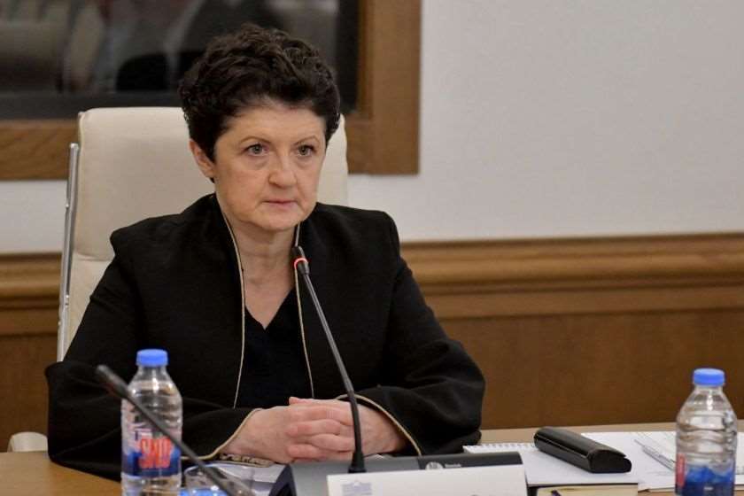 მავნებლები ჯერ კიდევ ფართხალებენ, მათ შორის სამეგრელოში, ქმნიან ილუზიას, რომ რაღაცას წარმოადგენენ, არსად წასვლას არ ვაპირებთ, მათი არსებობა ჩვენი არსებობის პირდაპირპროპორციულია -თეა წულუკიანი