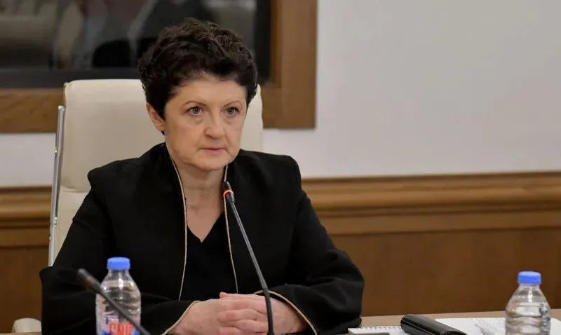 კითხვა ყველას გვაქვს, დღეს არის თუ არა მისი ადგილი საავადმყოფოში, პასუხი ყველამ ვიცით, მაგრამ იმედი გვაქვს, რომ ესეც მალე გამოსწორდება – თეა წულუკიანი მიხეილ სააკაშვილზე