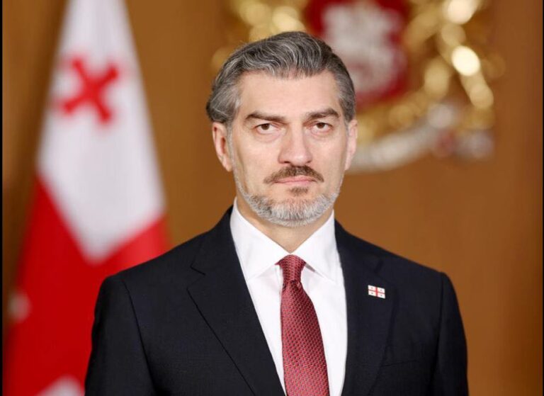 ევროკავშირთან ჩვენი დამოკიდებულება გულწრფელია, თუ იქნება ჯანსაღი პროცესი, მაგრამ სპეკულაციებია, როდესაც გვეუბნებიან ერთი მხრივ, ვითანამშრომლოთო და თან რევოლუციებს გვიწყობენ -მიხეილ ყაველაშვილი