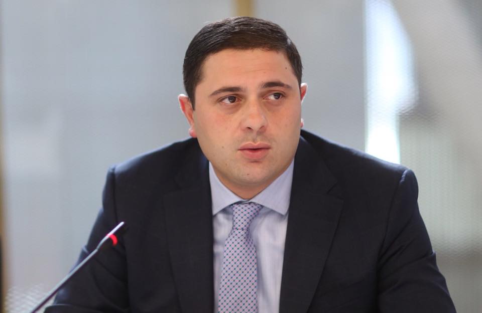 სუს-მა ეკონომიკისა და მდგრადი განვითარების მინისტრის ყოფილი მოადგილე რომეო მიქაუტაძე დააკავა