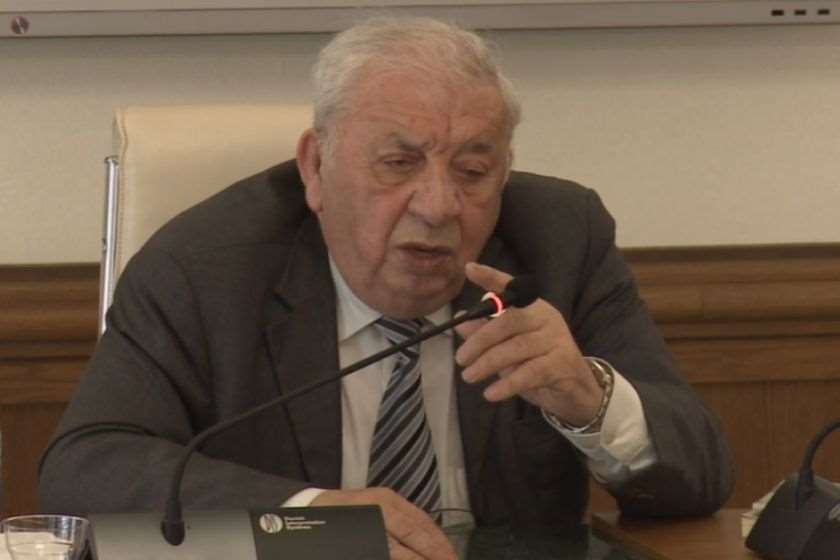 ჯერ კიდევ 20-იან წლებში, როცა ჯავახიშვილი მოიშორეს, მოიყვანეს ვინმე ღლონტი და მერე დაიწყო უნივერსიტეტის ნგრევა – გიორგი გოგოლაშვილი