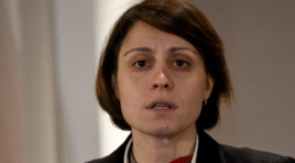 რადგან დისკუსია გახსნილია, დიდი პატივისცემით და პარტნიორული სულისკვეთებით გთავაზობთ, დავსხდეთ, ვიმსჯელოთ პირდაპირ ეთერში, რომელშიც გინდათ, როცა გინდათ – ელენე ხოშტარია