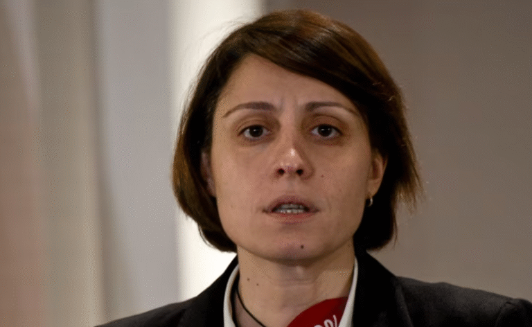 რადგან დისკუსია გახსნილია, დიდი პატივისცემით და პარტნიორული სულისკვეთებით გთავაზობთ, დავსხდეთ, ვიმსჯელოთ პირდაპირ ეთერში, რომელშიც გინდათ, როცა გინდათ – ელენე ხოშტარია
