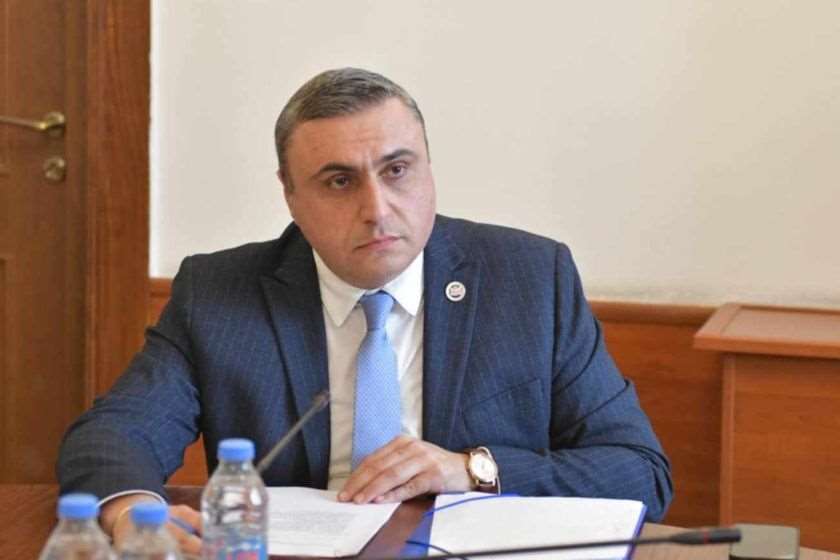 როდესაც თავს უფლებას აძლევ ყოველგვარი საფუძვლის გარეშე, ბინძური სიტყვებით, შეურაცხყოფა მიაყენო პოლიტიკოსებს, მისი საქმიანობიდან გამომდინარე, ეს უნდა იყოს პასუხგაცემული – დავით მათიკაშვილი