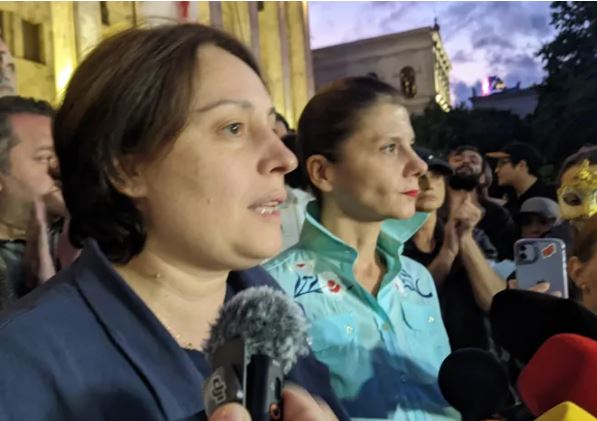ელენე ხოშტარია და გედევან ფოფხაძე შიმშილობას წყვეტენ