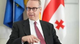 პეტერ ფიშერი – ადამიანური ემპათიაა, რომ შიმშილობაში მყოფ პოლიტიკოსებს ესაუბრო – პოპულარიზდება გარემო: „ჩვენთან თუ არ ხარ, ჩვენი მტერი ხარ”, ეს მენტალიტეტი „2030 წლისთვის ევროკავშირში გაწევრიანებას” ილუზიად აქცევს