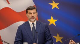 ყველას, ვინც ავარიულ კორპუსში ცხოვრობთ, მუნიციპალიტეტი გიდგებათ თავდებში და წელიწადნახევარ-ორ წელში ახალაშენებულ კორპუსში იმ ფართის ბინა გადმოგეცემათ, რაც გქონდათ – კახა კალაძე