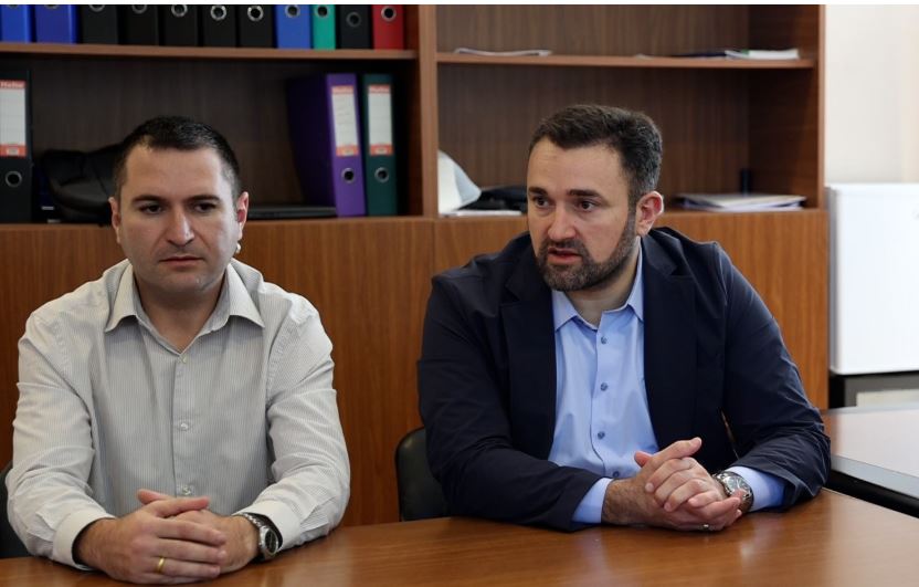 ცესკოს თავმჯდომარე ადმინისტრაციის ხელმძღვანელ პირებთან ერთად საოლქო საარჩევნო კომისიების სამზადისს ეცნობა