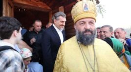 საქართველოს პრეზიდენტი ბახმაროში, ფერისცვალების სახელობის ტაძარში, საზეიმო წირვა-ლოცვას შვილებთან ერთად დაესწრო
