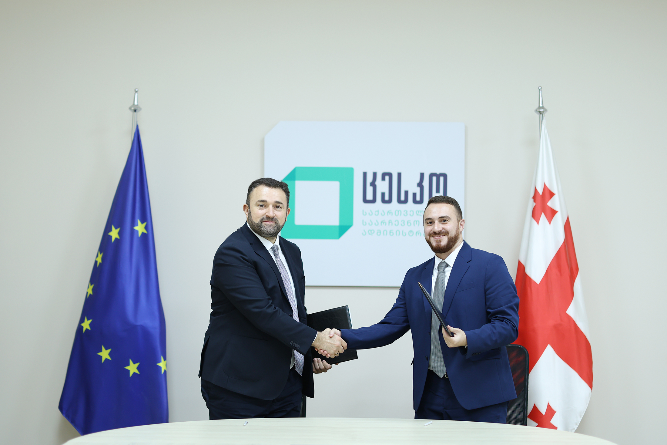 ცესკოსა და ზურაბ ჟვანიას სახელობის სახელმწიფო ადმინისტრირების სკოლას შორის მემორანდუმი გაფორმდა