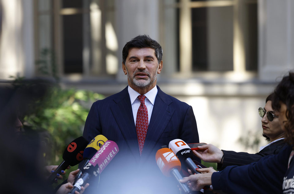 როგორ შეიძლება, ვებრძოდეთ ევროპას ან ამერიკას, მაგრამ როდესაც კონკრეტული ბიუროკრატების მხრიდან მუქარის განცხადებებს ვისმენთ, გვიწევს, დავიცვათ ჩვენი ქვეყანა და მისი ინტერესები -კახა კალაძე