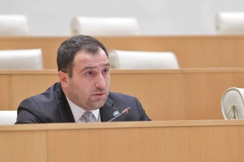 იმ პერიოდში, როდესაც საქართველო ომში ჩათრევის უდიდესი რისკის წინაშე იდგა, თავდაცვის მინისტრი ბრალდებულია ჯარის თანხების მითვისებაში, შემაშფოთებელი ფაქტია -ირაკლი კირცხალია