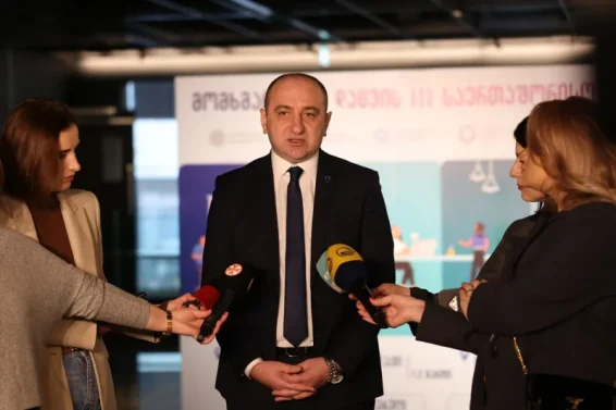 საქართველოში, სადაც სახელმწიფო ენა არის ქართული, მომხმარებელს უფლება აქვს მიიღოს მომსახურება ქართულ ენაზე და მიმწოდებელი კომპანია ვალდებულია, უზრუნველყოს კომუნიკაციის აღნიშნული ფორმა – ირაკლი ლექვინაძე