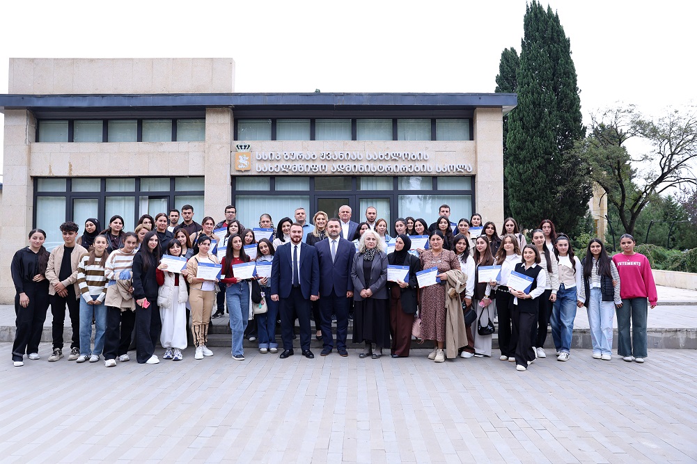 შეხვედრა სახელმწიფო ენის სწავლებისა და ინტეგრაციის პროგრამის კურსდამთავრებულებთან მარნეულში